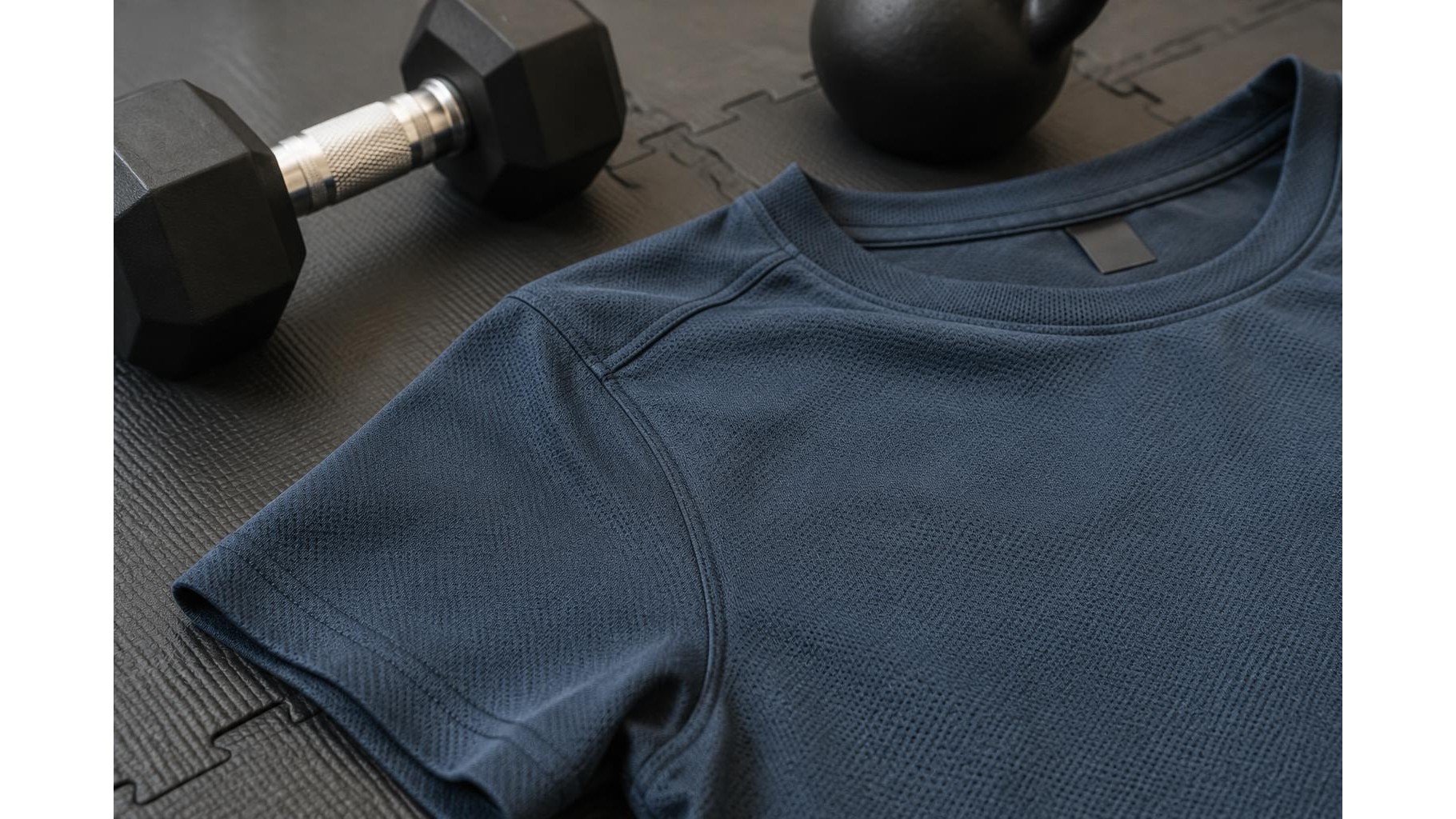 How to choose a technical workout shirt that resists pilling and snagging
